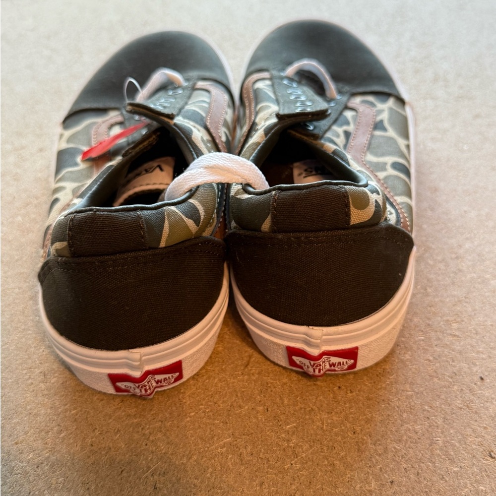 Brand New Vans Camouflage Sneakers with White Soles - Picture 4 of 6